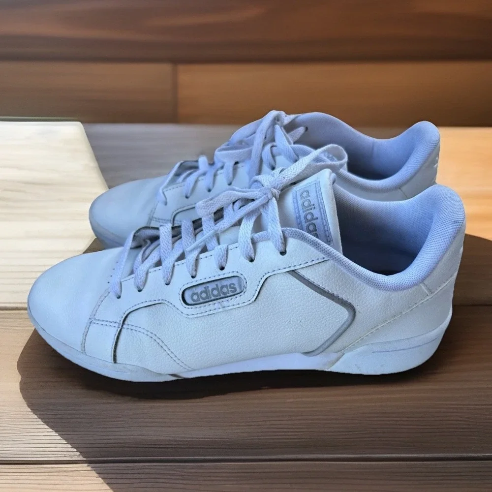 Adidas Advantage White Leather Sneakers Size 10.5 Comfort Casual Low Tennis